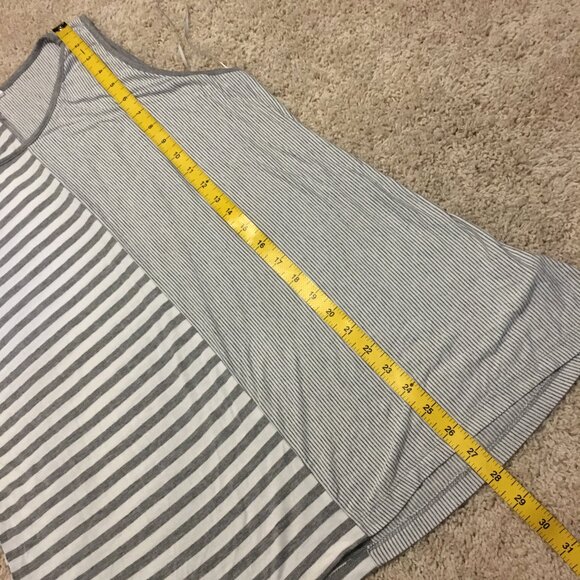 Cable & Gauge Grey and White Long Striped Eclectic A-line Tank Top - Picture 12 of 13